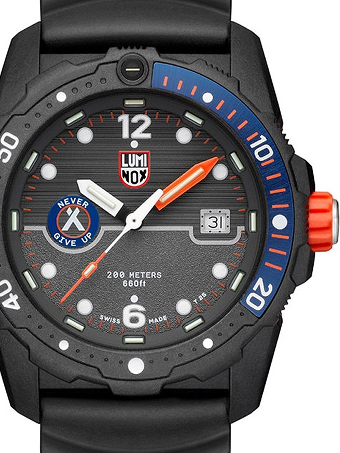 Luminox Bear Grylls Survival Roloi Batarias me Mavro Kaoutsouk Louraki XB.3723